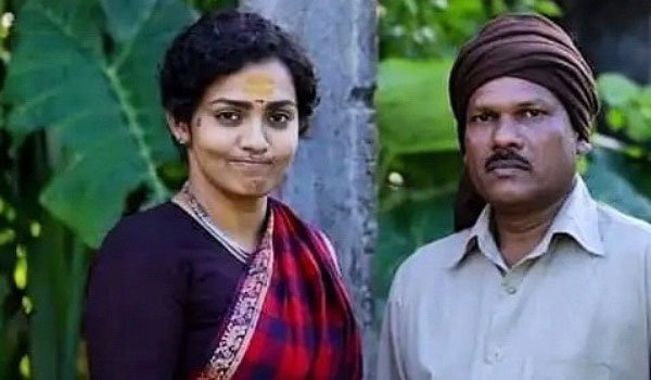 രാച്ചിയമ്മയായി പാര്വ്വതി: വിടാതെ പിന്തുടര്ന്ന് വിമര്ശകരും